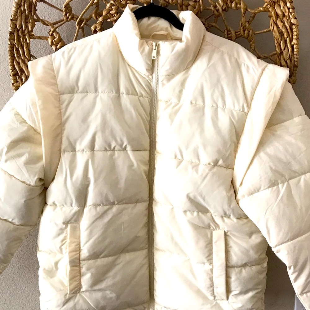NWOT Weworewhat Women Warm Jacket / Vest . Size S/ P.